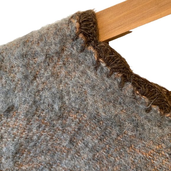 Vintage Monteza's Alpaca Cape Poncho Shawl Wrap Wooden Button At Neckline Sz Med - Picture 9 of 16